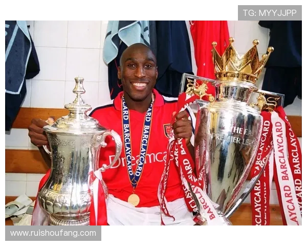 枪手球迷Tifo将坎贝尔置顶热刺转会引发广泛讨论