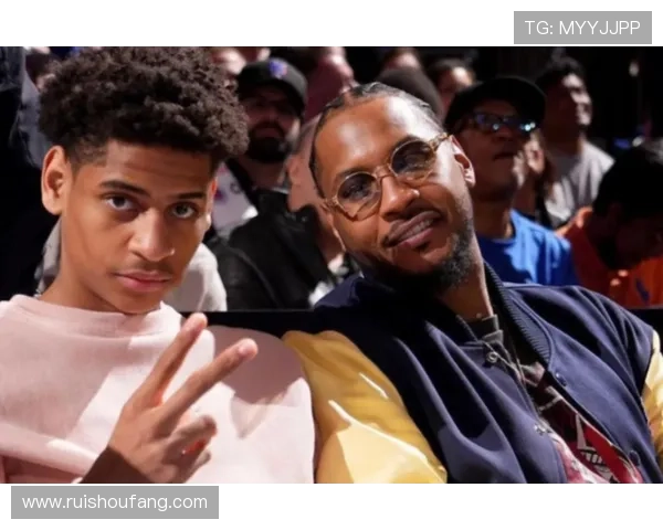 安东尼儿子基扬NCAA首秀球鞋成首张1of1球星卡引发热议