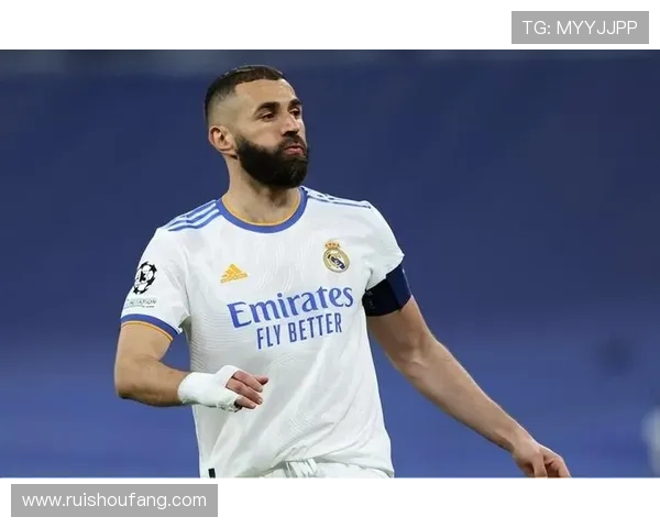 孙兴慜携快船定制球衣展现笑容梦幻联动引发球迷热议